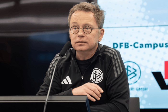 德甲焦点战裁判红牌判罚