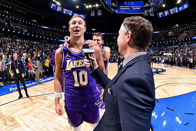 卢克·肯纳德绝杀助湖人终结魔术4连胜