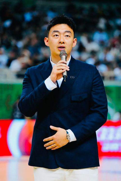 新疆男篮惨败宁波：总经理能力差距暴露，鱼腩