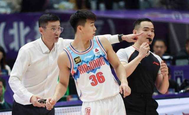 新疆男篮惨败宁波：总经理能力差距暴露，鱼腩