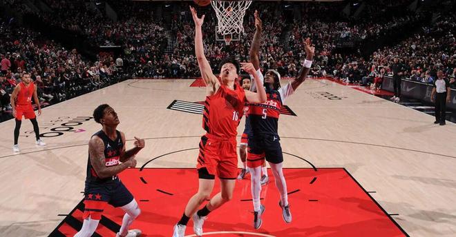 快船轻取雄鹿申京攻防全能约基奇三双雷霆大胜