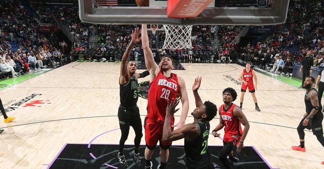 快船轻取雄鹿申京攻防全能约基奇三双雷霆大胜