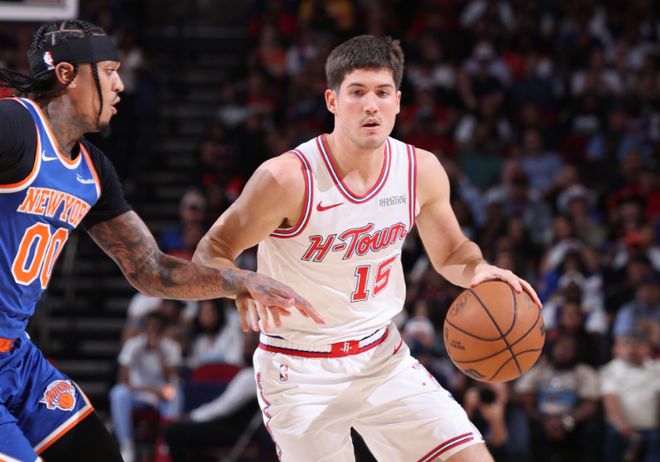 火箭主场力克雄鹿 字母哥缺阵成关键