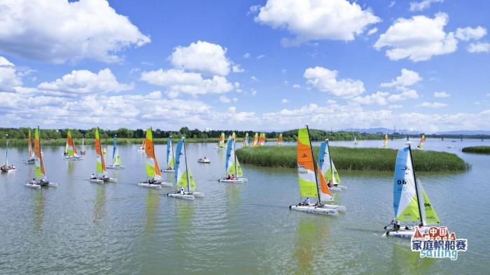 辽宁义县大凌河湿地公园帆船赛事落幕：40组家庭
